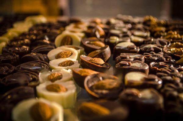 MOSHN Dark Chocolate Almonds